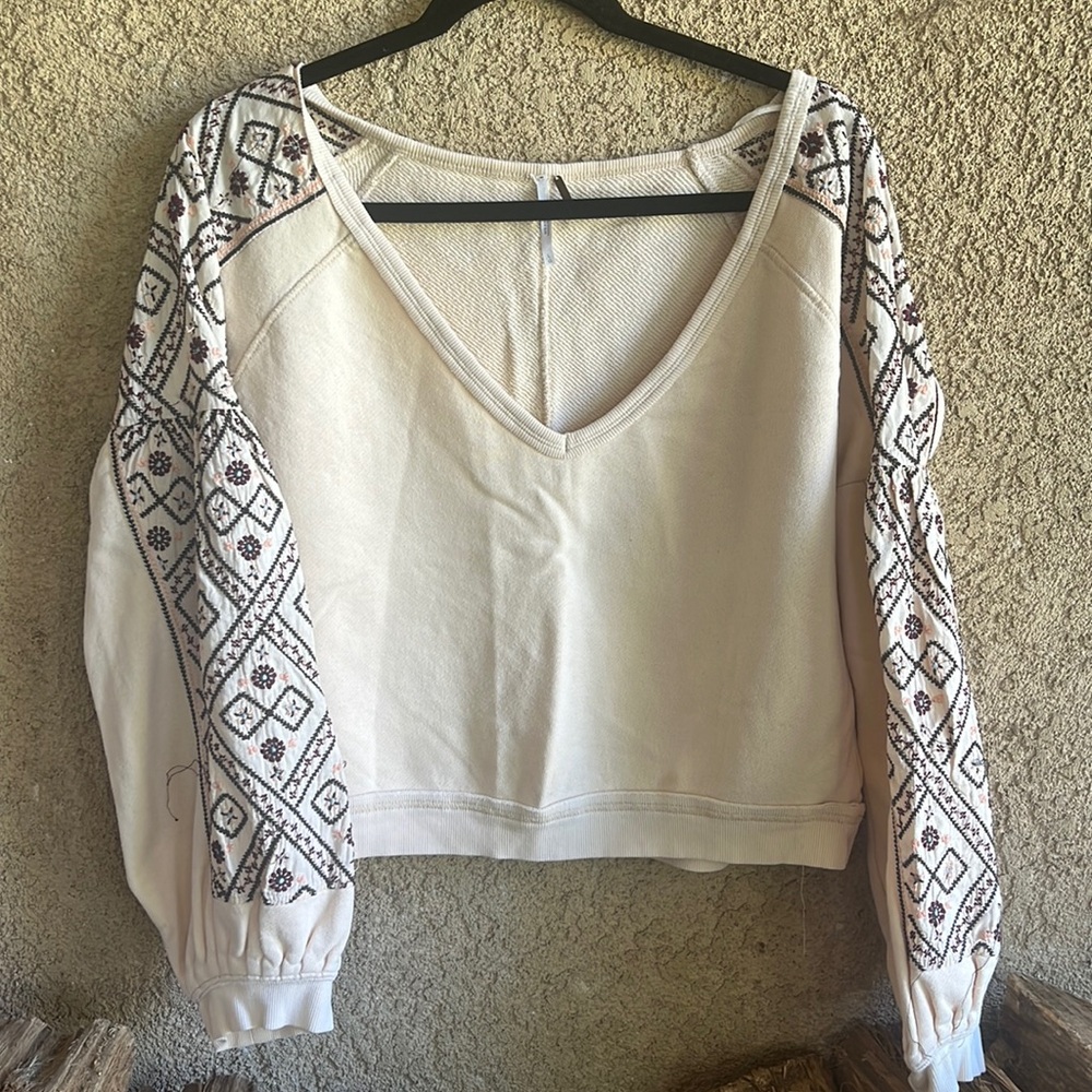 Women’s Embroidered Free People pull over sweatshirt, cream, Large